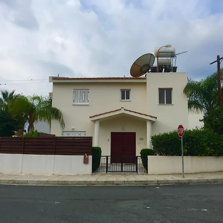 Universal Willa Pafos